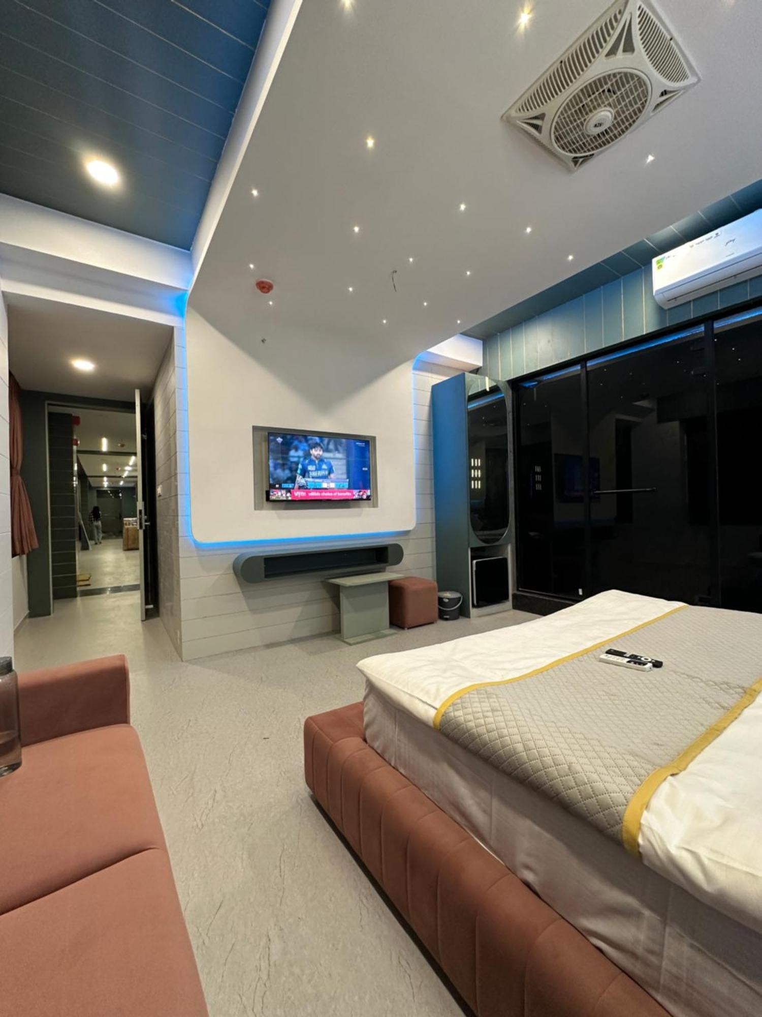Hotel Victoria Prime Сурат Екстер'єр фото
