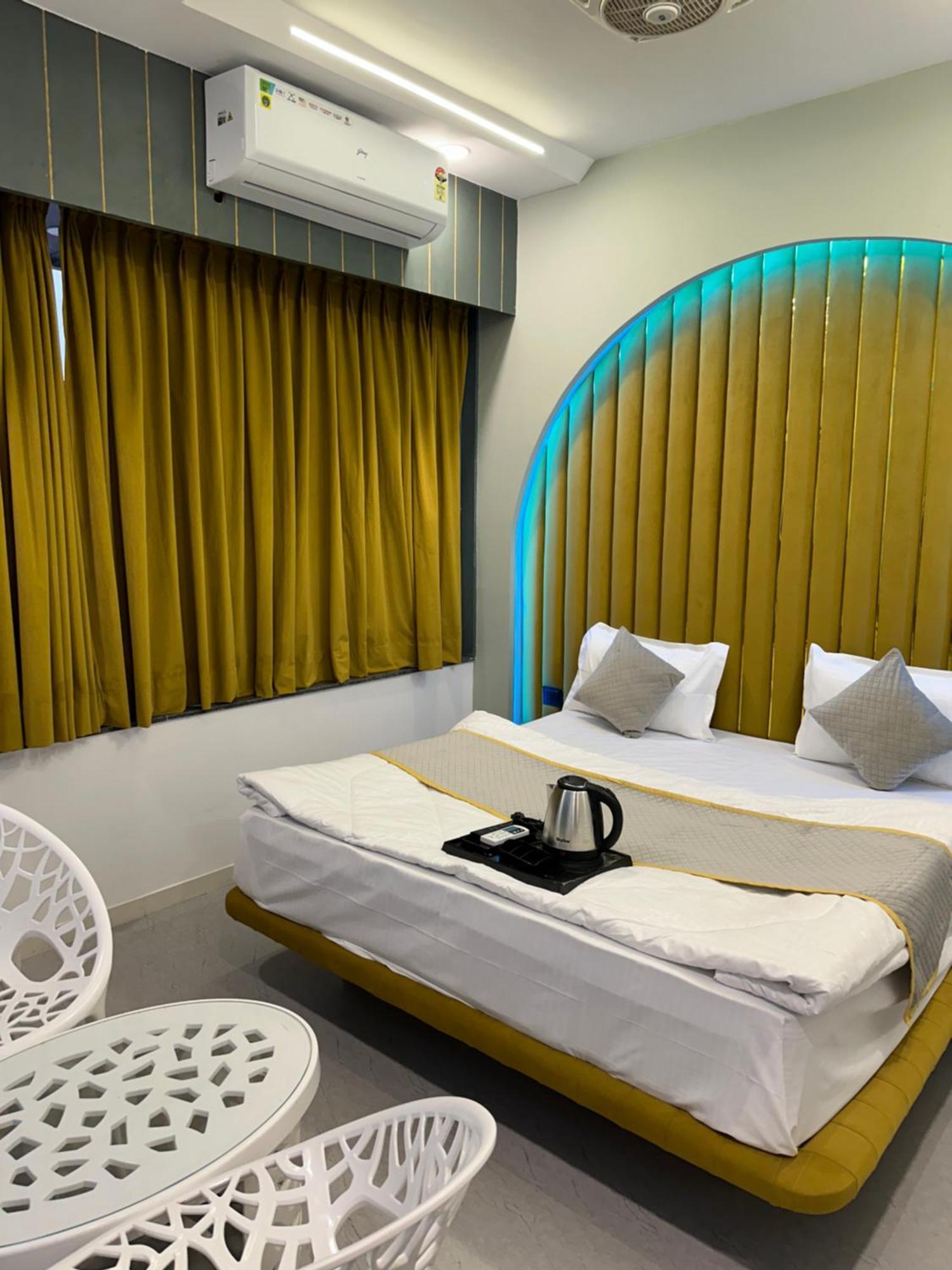 Hotel Victoria Prime Сурат Екстер'єр фото