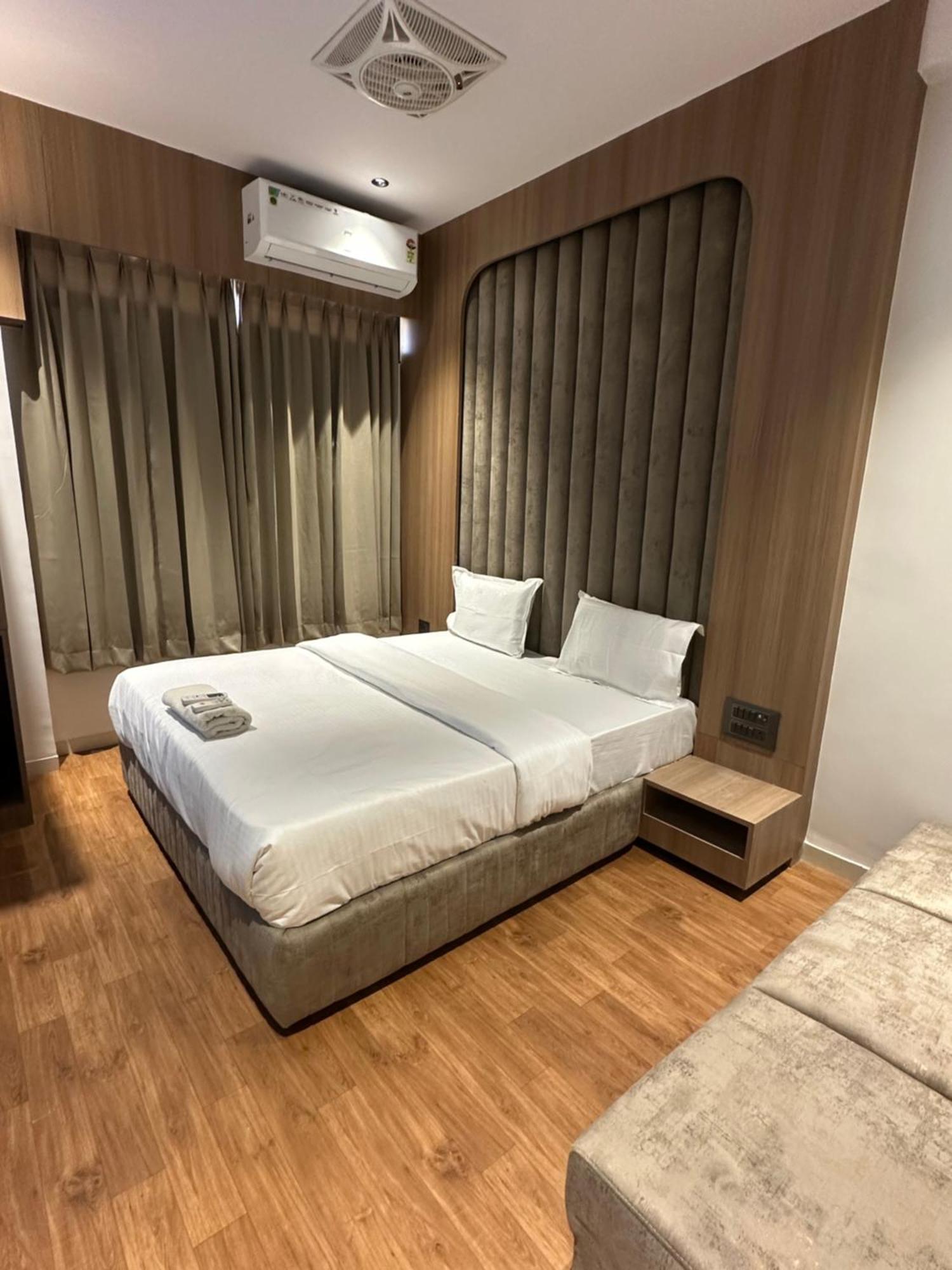 Hotel Victoria Prime Сурат Екстер'єр фото