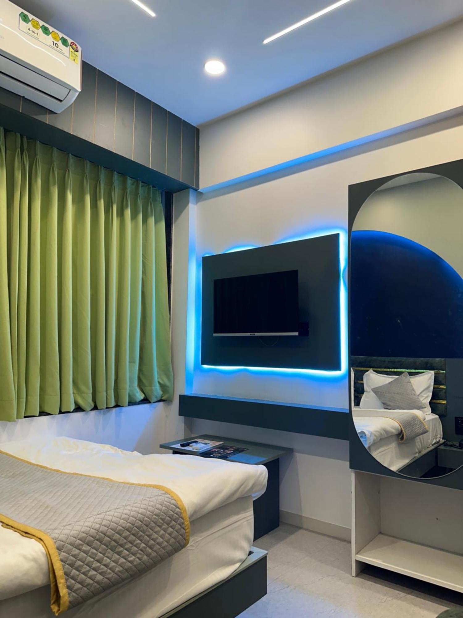 Hotel Victoria Prime Сурат Екстер'єр фото