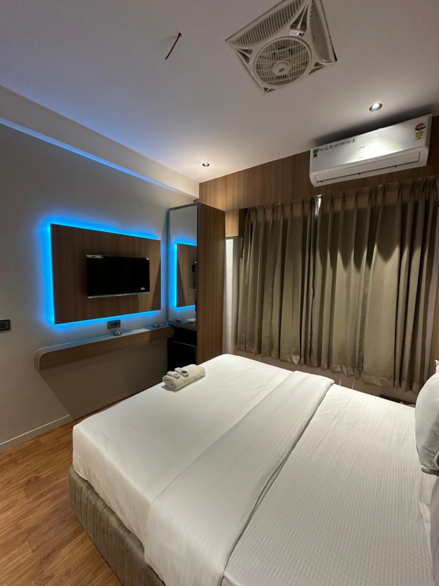 Hotel Victoria Prime Сурат Екстер'єр фото